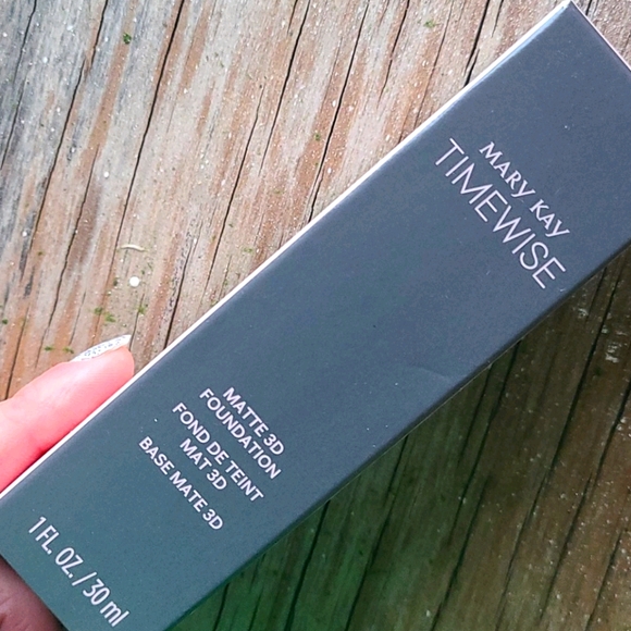 πNWT Mary Kay tomewise foundation